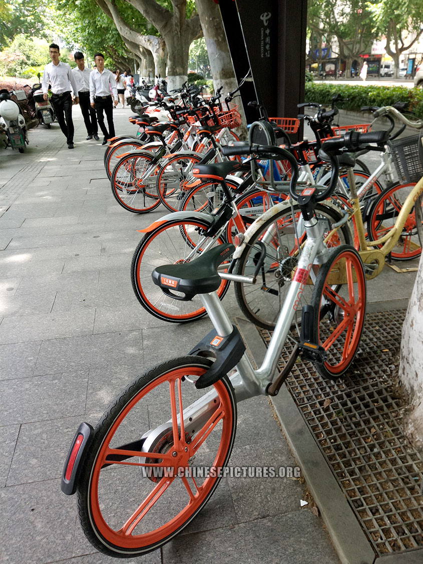  China Dockless Shared Bicycles Nanjing Sidewalk