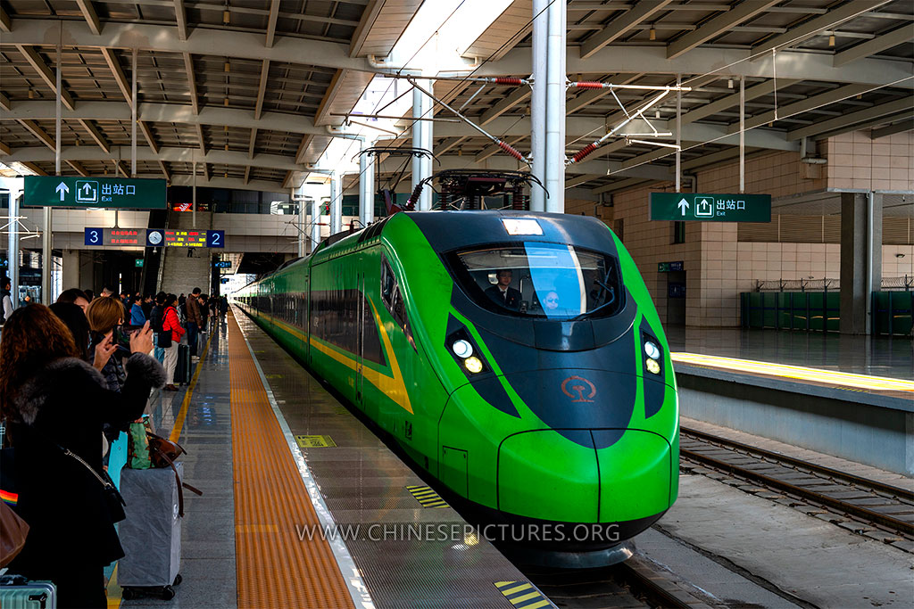 Lanzhouxi Railway Station Platform Photo Mar 2025